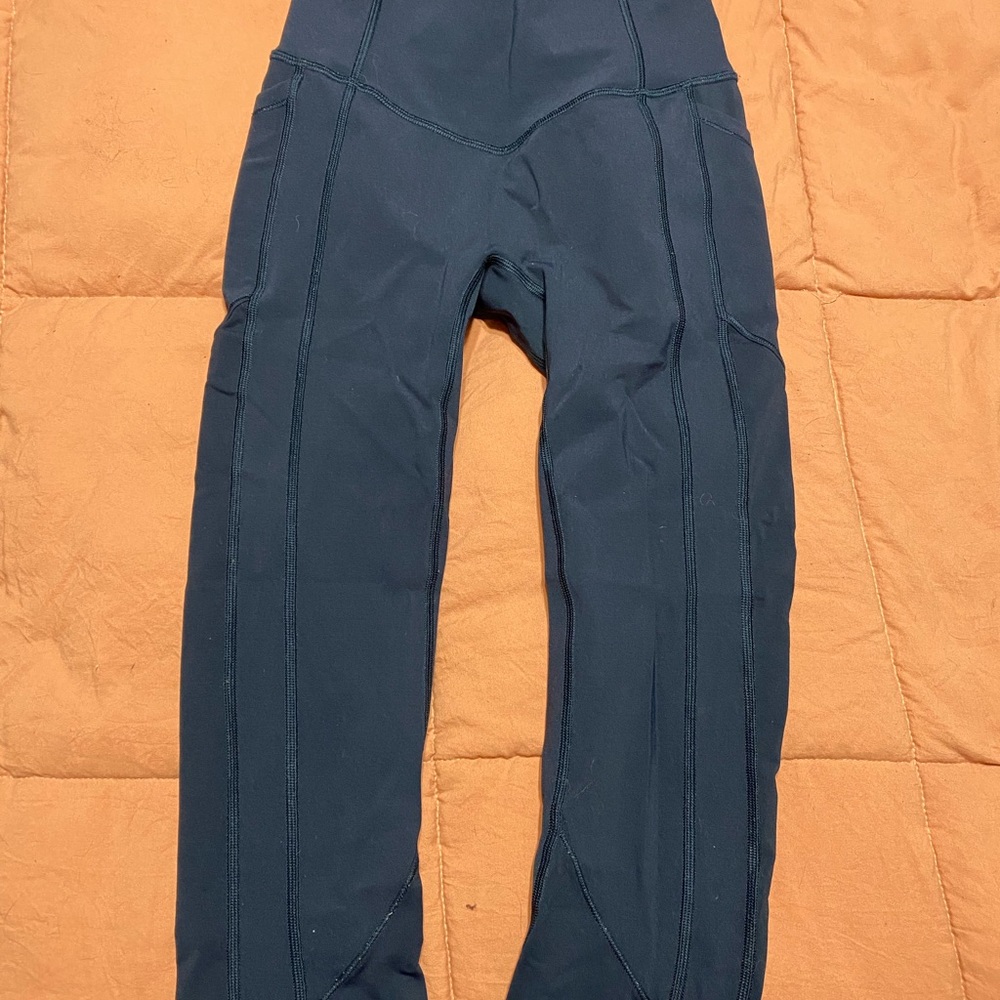 Blue cropped lululemons